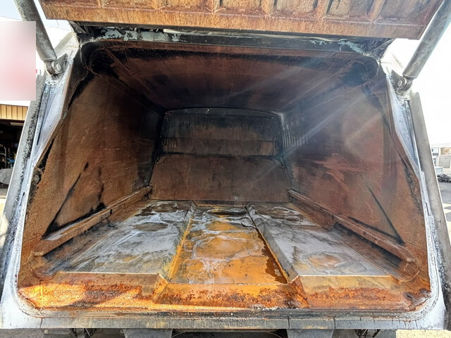 いすゞエルフパッカー車（塵芥車）小型（2t・3t）[写真13]