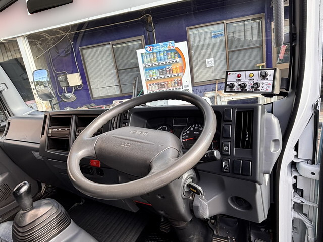 いすゞエルフパッカー車（塵芥車）小型（2t・3t）[写真27]