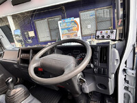 いすゞエルフパッカー車（塵芥車）小型（2t・3t）[写真28]