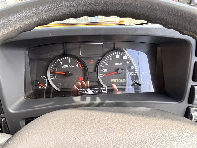 いすゞエルフパッカー車（塵芥車）小型（2t・3t）[写真30]