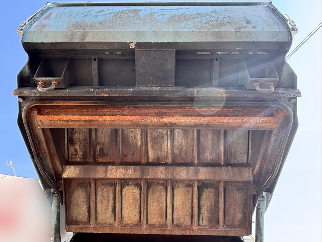 いすゞエルフパッカー車（塵芥車）小型（2t・3t）[写真38]