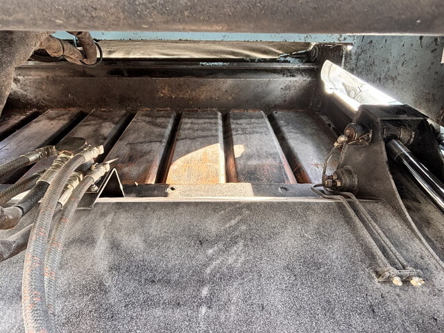 いすゞエルフパッカー車（塵芥車）小型（2t・3t）[写真39]