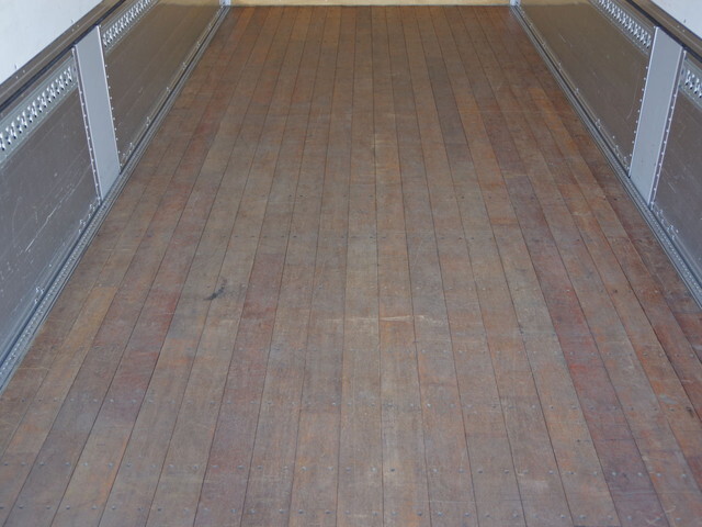 UDトラックスコンドルアルミウイング中型（4t）[写真13]