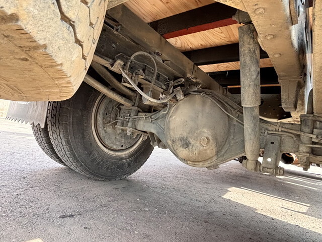 いすゞエルフクレーン4段小型（2t・3t）[写真11]