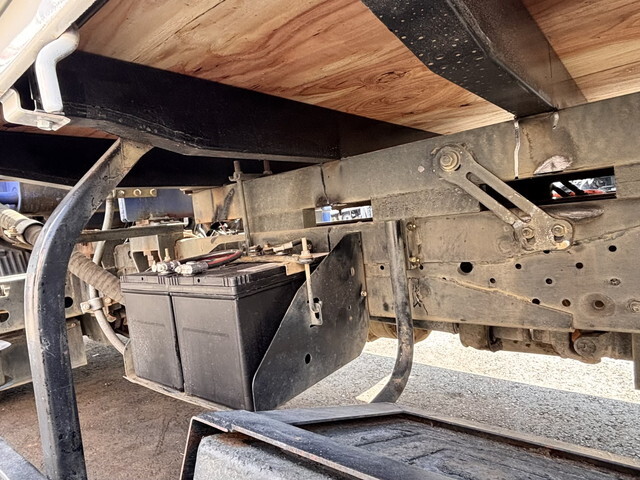 いすゞエルフクレーン4段小型（2t・3t）[写真15]