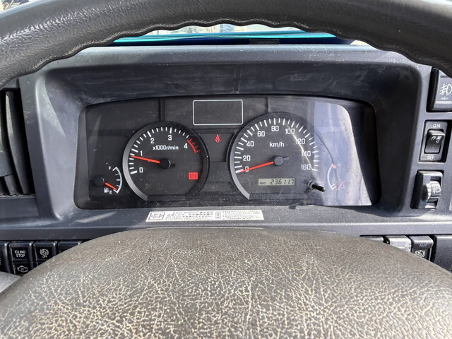 いすゞエルフクレーン4段小型（2t・3t）[写真32]