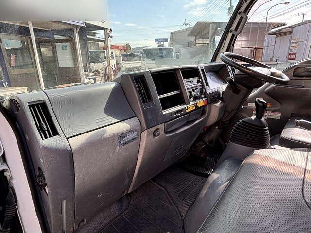 いすゞエルフクレーン4段小型（2t・3t）[写真37]