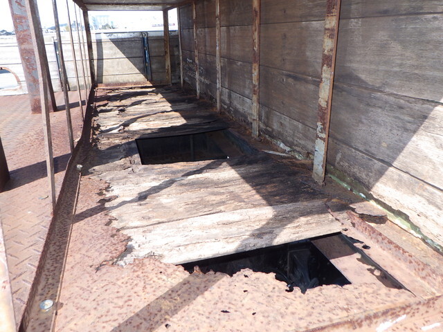 日野プロフィア平ボディ大型（10t）[写真13]