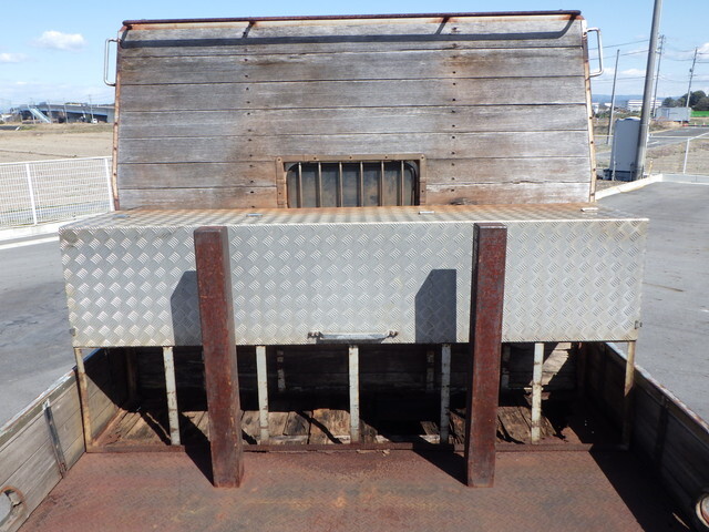 日野プロフィア平ボディ大型（10t）[写真16]