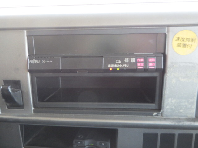 日野プロフィア平ボディ大型（10t）[写真20]