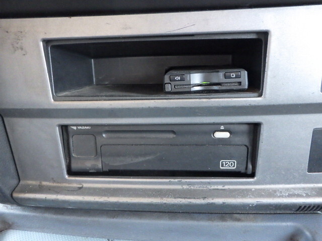 日野プロフィア平ボディ大型（10t）[写真22]