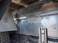 日野プロフィア平ボディ大型（10t）[写真30]