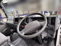 いすゞエルフアルミブロック小型（2t・3t）[写真28]