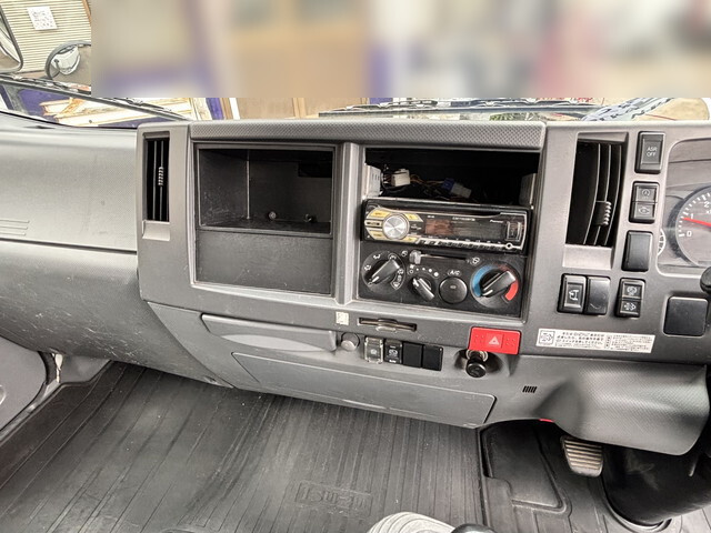 いすゞエルフアルミブロック小型（2t・3t）[写真31]