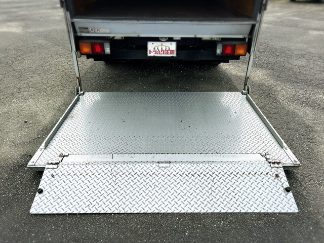 三菱ふそうキャンターアルミバン小型（2t・3t）[写真12]