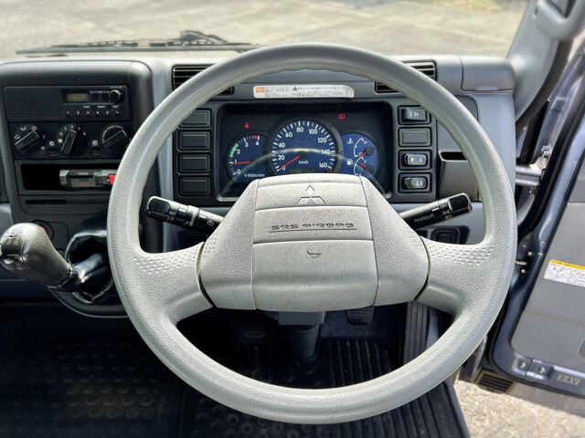 三菱ふそうキャンターアルミバン小型（2t・3t）[写真33]