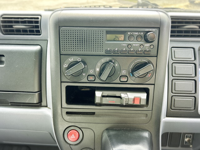 三菱ふそうキャンターアルミバン小型（2t・3t）[写真35]