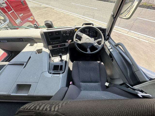 三菱ふそうスーパーグレートアルミブロック大型（10t）[写真10]