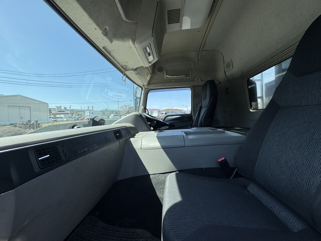 三菱ふそうスーパーグレートアルミブロック大型（10t）[写真11]