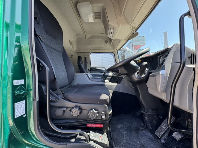 三菱ふそうスーパーグレートアルミブロック大型（10t）[写真09]