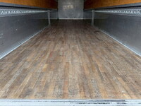 UDトラックスクオンアルミウイング大型（10t）[写真11]