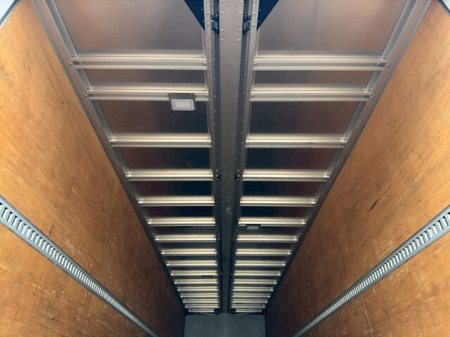 UDトラックスクオンアルミウイング大型（10t）[写真11]