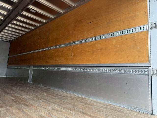 UDトラックスクオンアルミウイング大型（10t）[写真13]