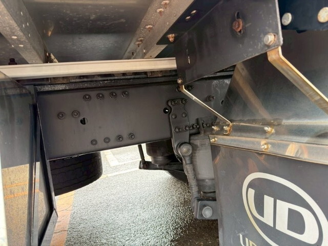 UDトラックスクオンアルミウイング大型（10t）[写真17]