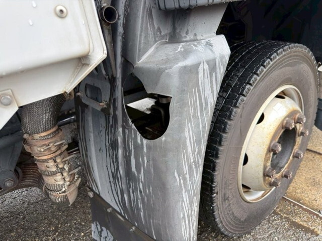 UDトラックスクオンアルミウイング大型（10t）[写真21]