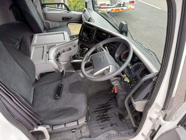 UDトラックスクオンアルミウイング大型（10t）[写真29]