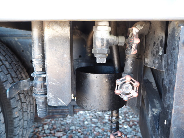 いすゞエルフ高圧洗浄車小型（2t・3t）[写真14]