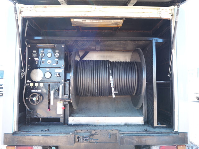 いすゞエルフ高圧洗浄車小型（2t・3t）[写真16]