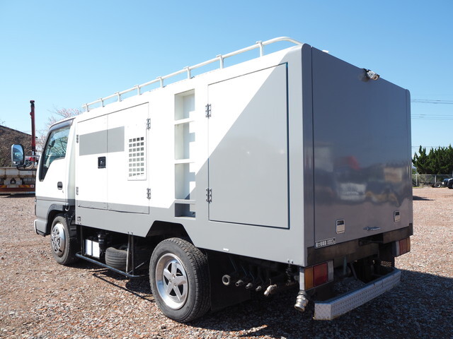 いすゞエルフ高圧洗浄車小型（2t・3t）[写真02]