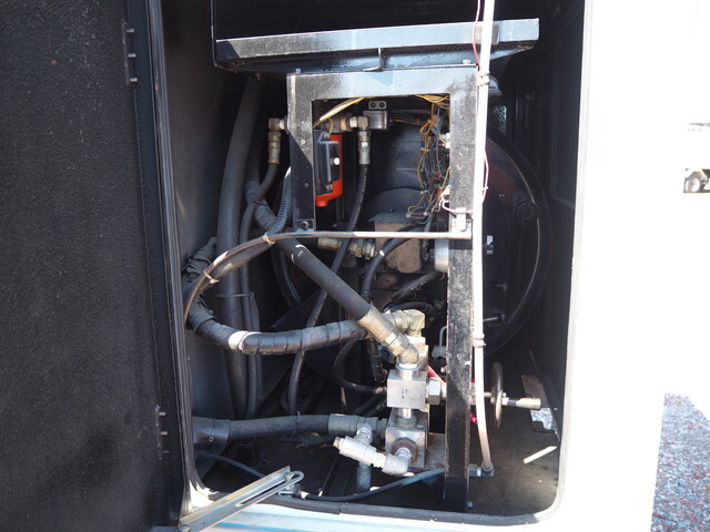 いすゞエルフ高圧洗浄車小型（2t・3t）[写真20]