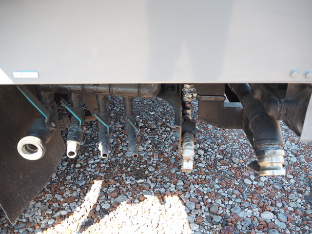 いすゞエルフ高圧洗浄車小型（2t・3t）[写真21]