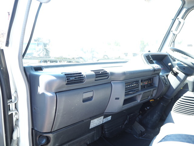 いすゞエルフ高圧洗浄車小型（2t・3t）[写真31]