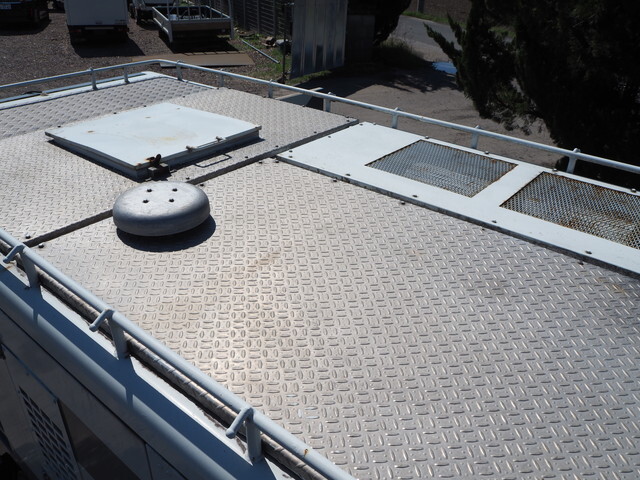 いすゞエルフ高圧洗浄車小型（2t・3t）[写真40]