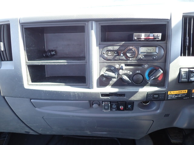 いすゞフォワードクレーン4段中型（4t）[写真32]