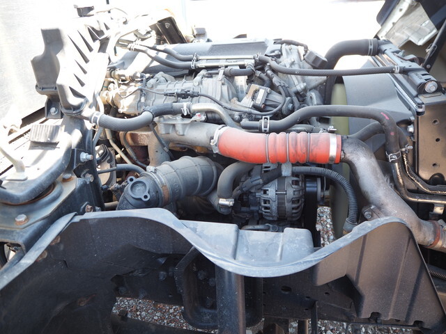 三菱ふそうキャンター平ボディ小型（2t・3t）[写真11]