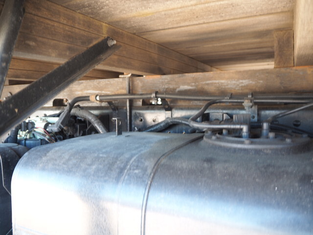 三菱ふそうキャンター平ボディ小型（2t・3t）[写真14]