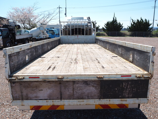 三菱ふそうキャンター平ボディ小型（2t・3t）[写真18]