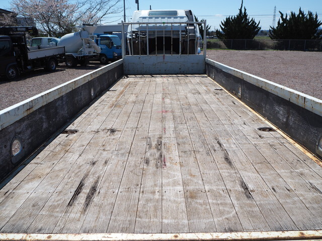 三菱ふそうキャンター平ボディ小型（2t・3t）[写真19]