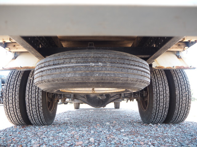 三菱ふそうキャンター平ボディ小型（2t・3t）[写真20]