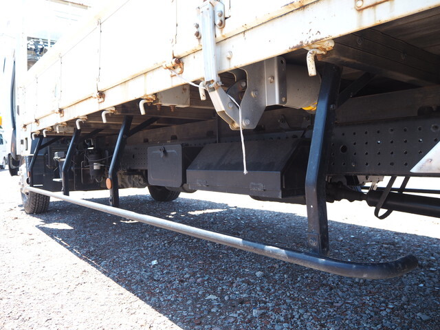 三菱ふそうキャンター平ボディ小型（2t・3t）[写真23]