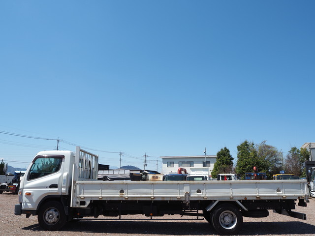 三菱ふそうキャンター平ボディ小型（2t・3t）[写真04]