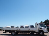 三菱ふそうキャンター平ボディ小型（2t・3t）[写真08]