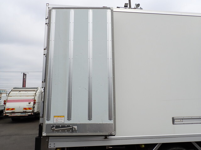 三菱ふそうキャンター冷凍車（冷蔵車）小型（2t・3t）[写真15]