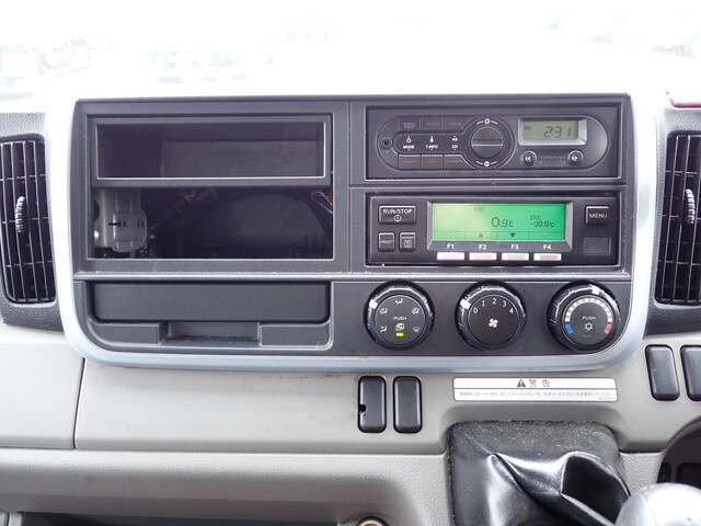 三菱ふそうキャンター冷凍車（冷蔵車）小型（2t・3t）[写真29]