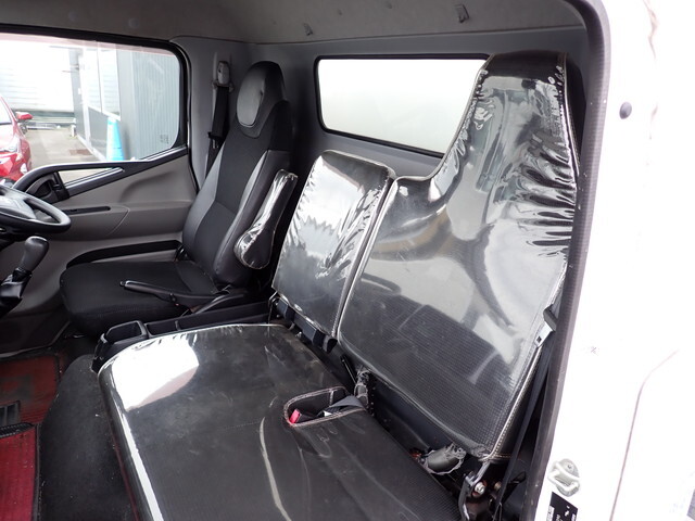 三菱ふそうキャンター冷凍車（冷蔵車）小型（2t・3t）[写真31]