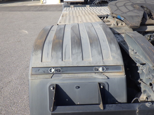 日野プロフィアトレーラーヘッド（トラクターヘッド）大型（10t）[写真11]